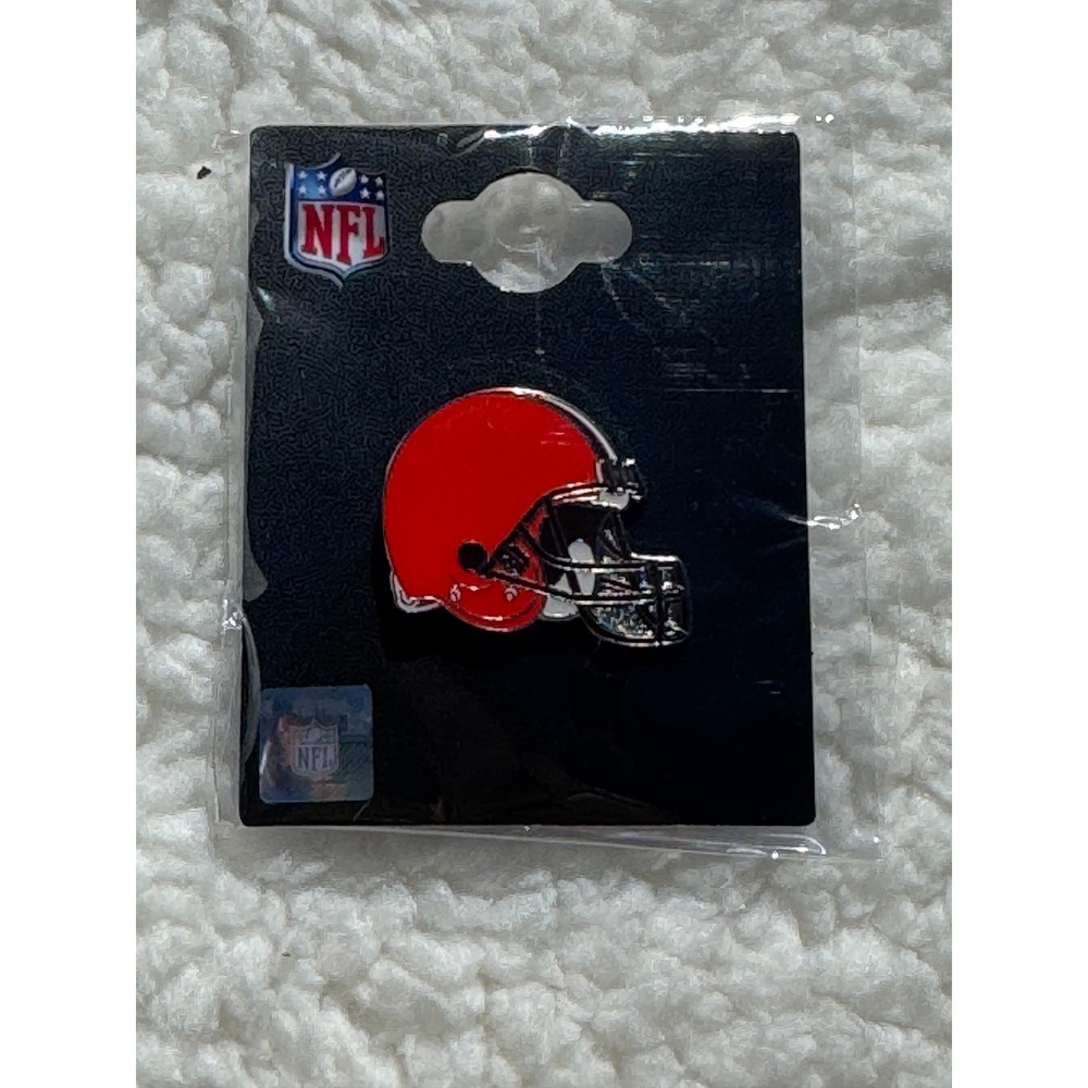 Cleveland Browns NFL‎ Football Helmet Lapel Pin Aminco, NWT